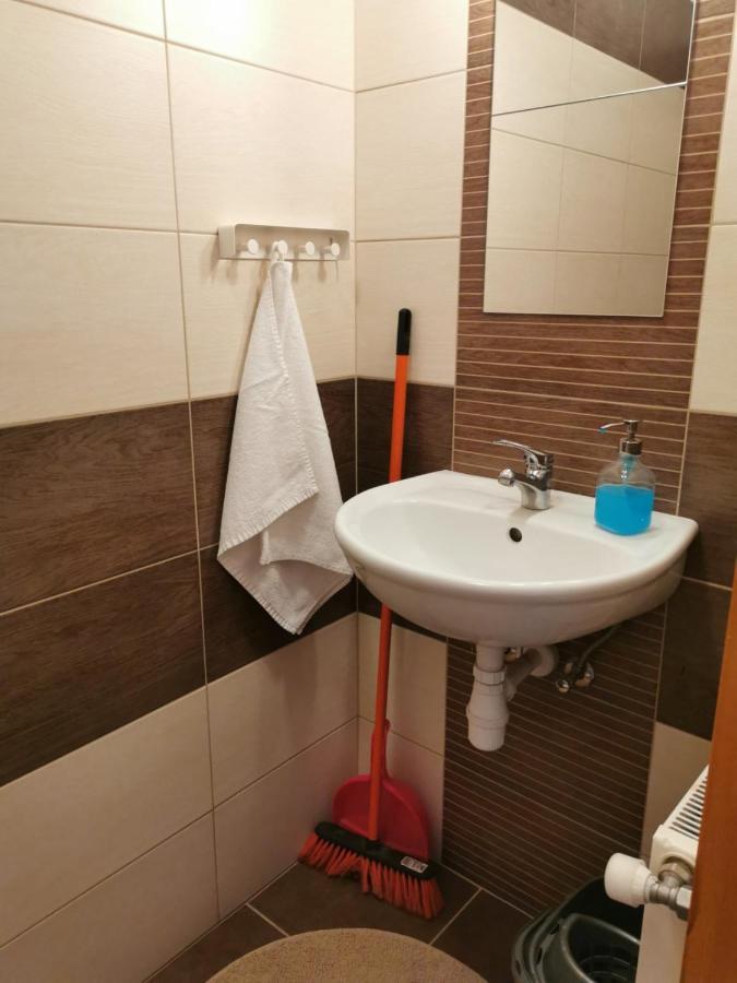 Tiborc Apartman Gyula Exterior foto